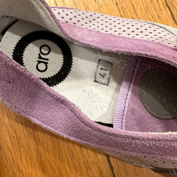 Aro Sneaker in Size 41 NEW NEVER WORN. - Picture 6 of 8